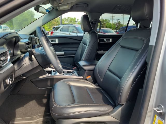 Certified 2023 Ford Explorer XLT w/ Equipment Group 202A AWD/4WD image 9