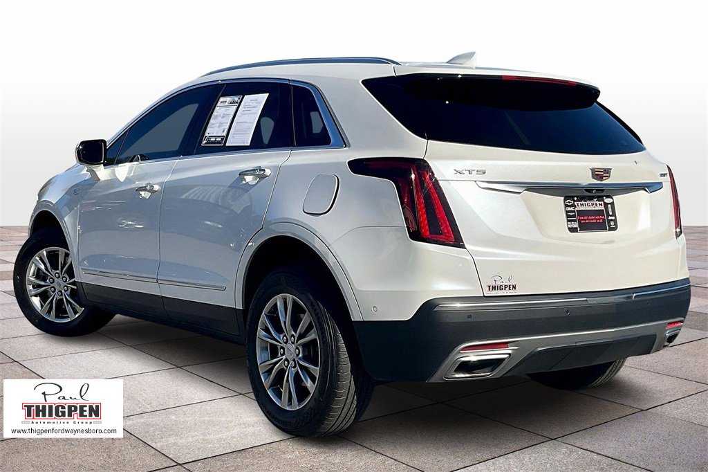 Used 2022 Cadillac XT5 Premium Luxury w/ Technology Package image 2