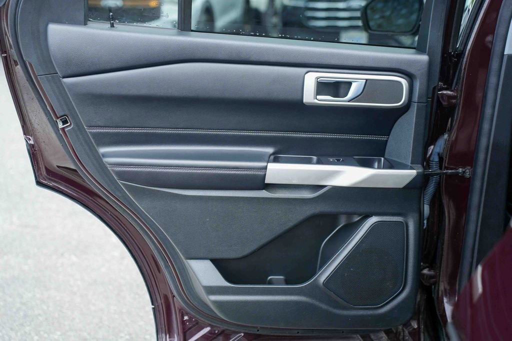 Certified 2022 Ford Explorer XLT w/ Equipment Group 202A AWD/4WD image 19