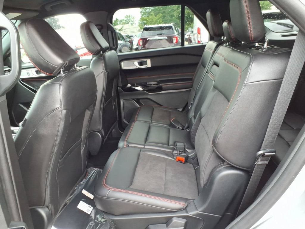 Certified 2023 Ford Explorer ST-Line AWD/4WD image 11