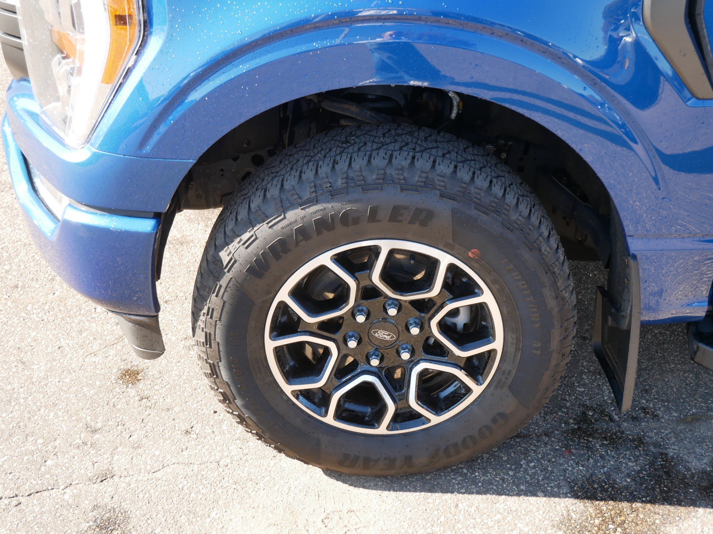 Certified 2022 Ford F150 XLT w/ Equipment Group 302A High image 29