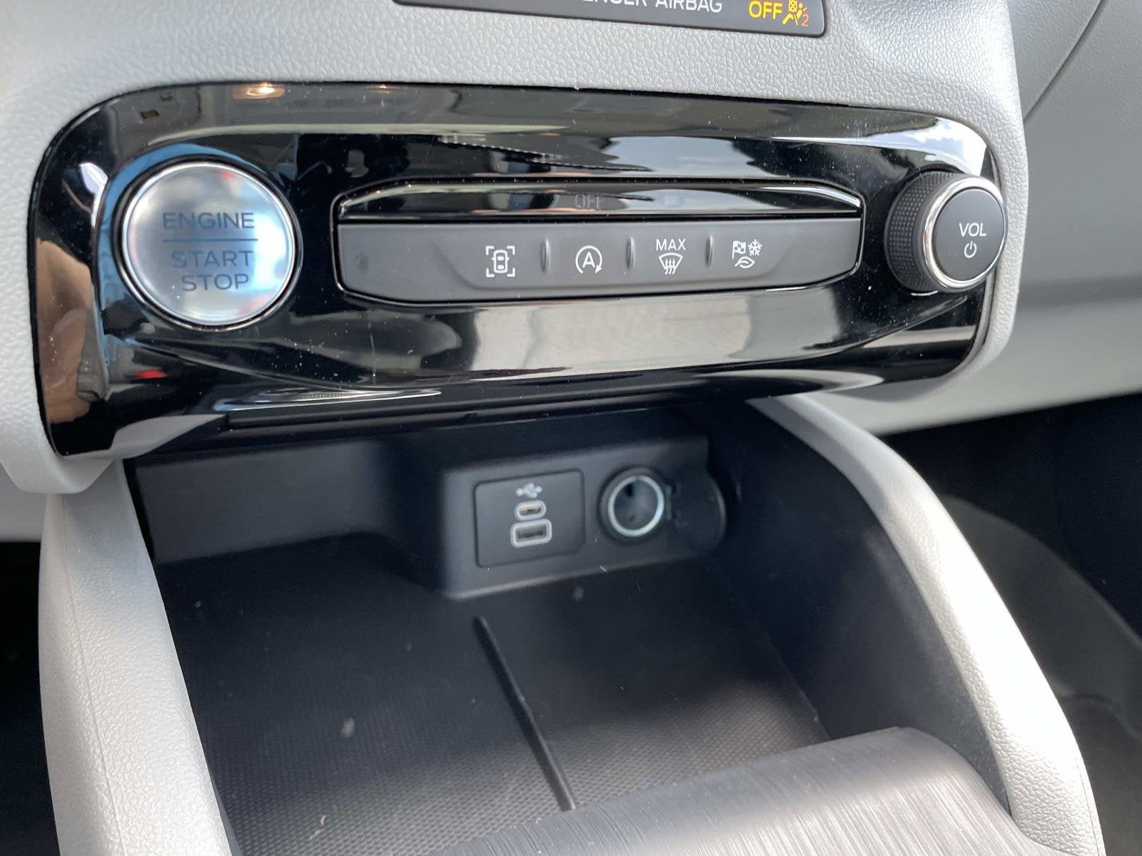 Certified 2025 Ford Escape Active w/ Tech Pack #1 FWD image 18