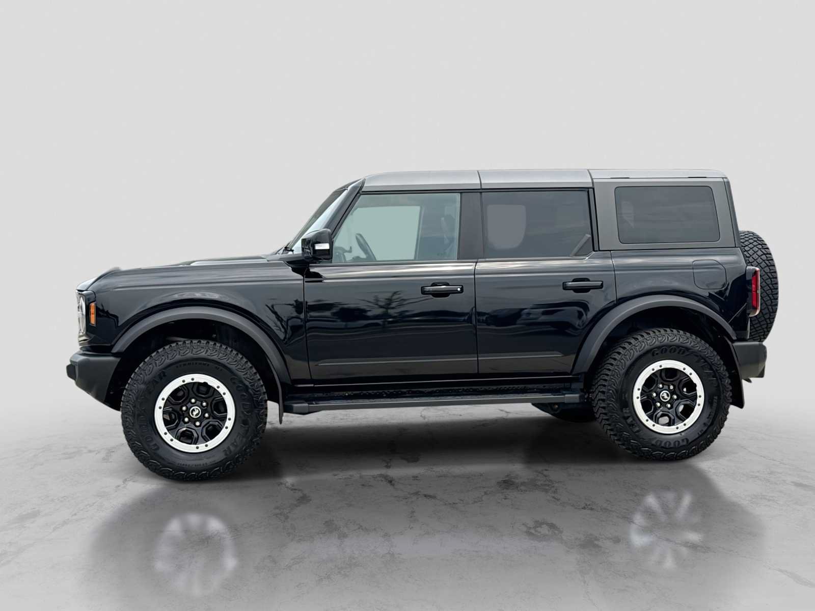Certified 2024 Ford Bronco Outer Banks w/ Sasquatch Package AWD/4WD image 3
