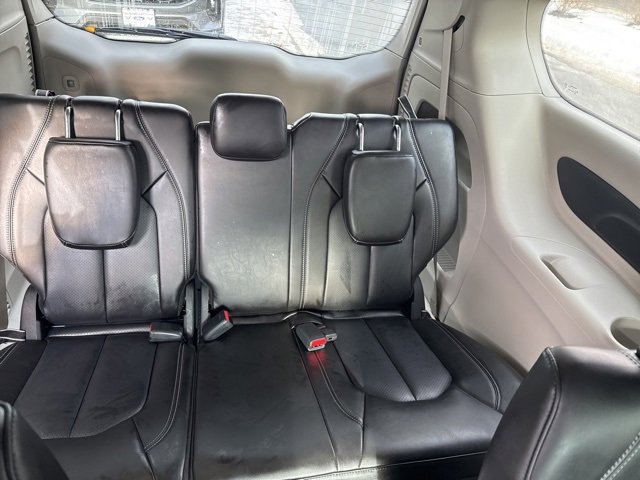 Used 2023 Chrysler Pacifica Touring-L w/ Road Tripper Package image 16
