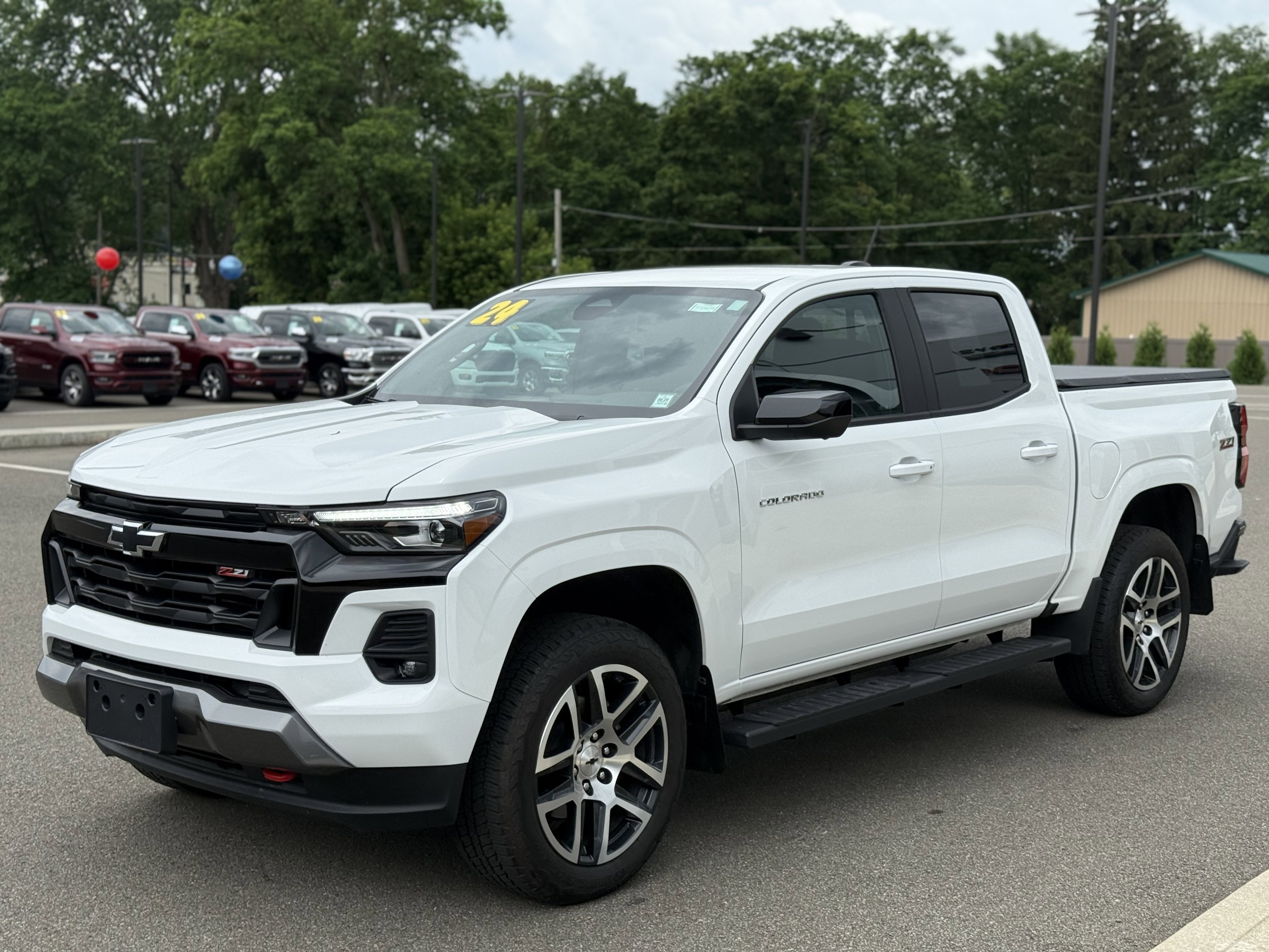 Used 2024 Chevrolet Colorado Z71 w/ Z71 Convenience Package 2 image 6