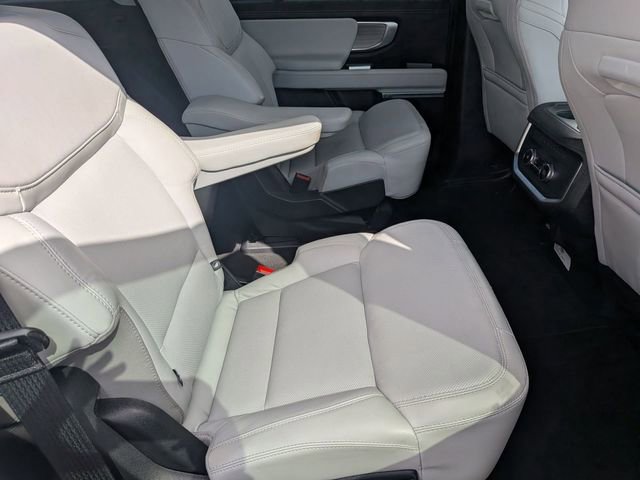 Certified 2025 Ford Expedition Platinum AWD/4WD image 31