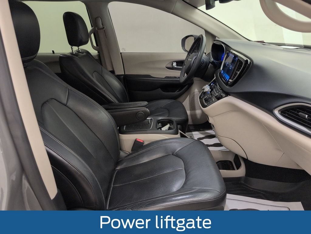Used 2022 Chrysler Pacifica Touring-L FWD image 15