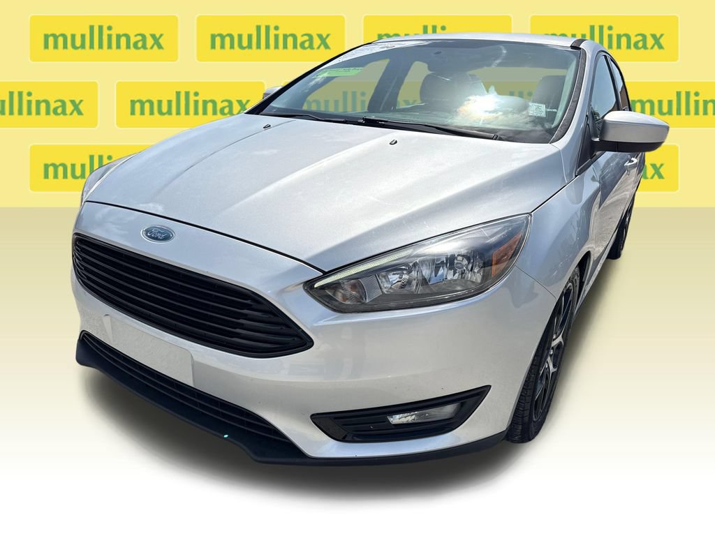 Certified 2018 Ford Focus SE w/ SE Appearance Package FWD image 11