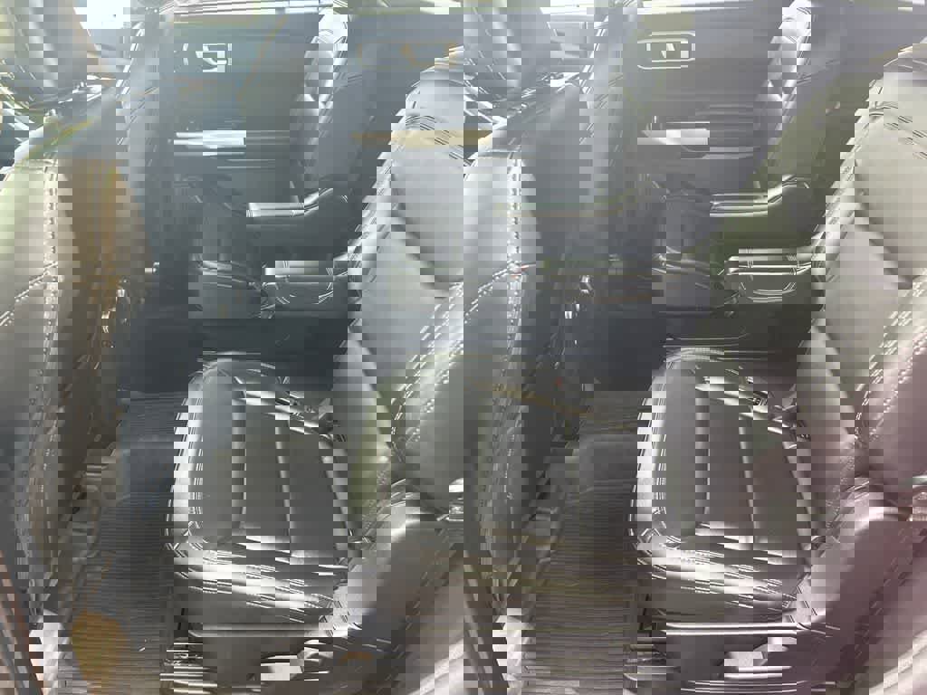 Certified 2022 Ford Explorer XLT w/ Equipment Group 202A image 10