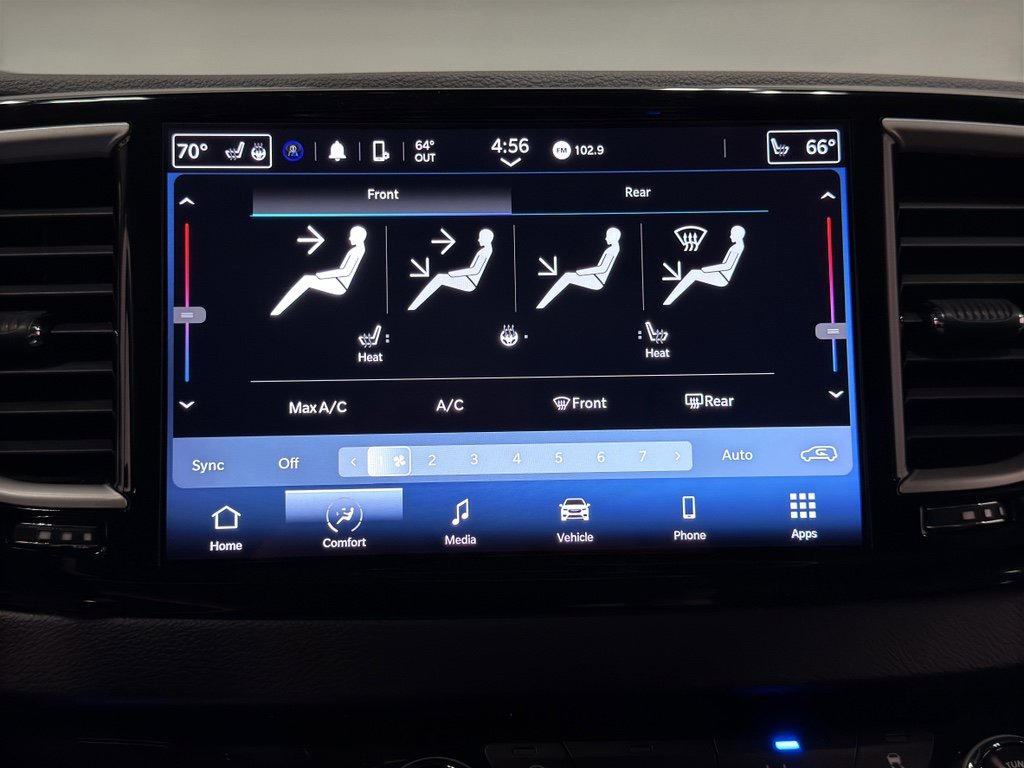 Used 2023 Chrysler Pacifica Touring-L image 22