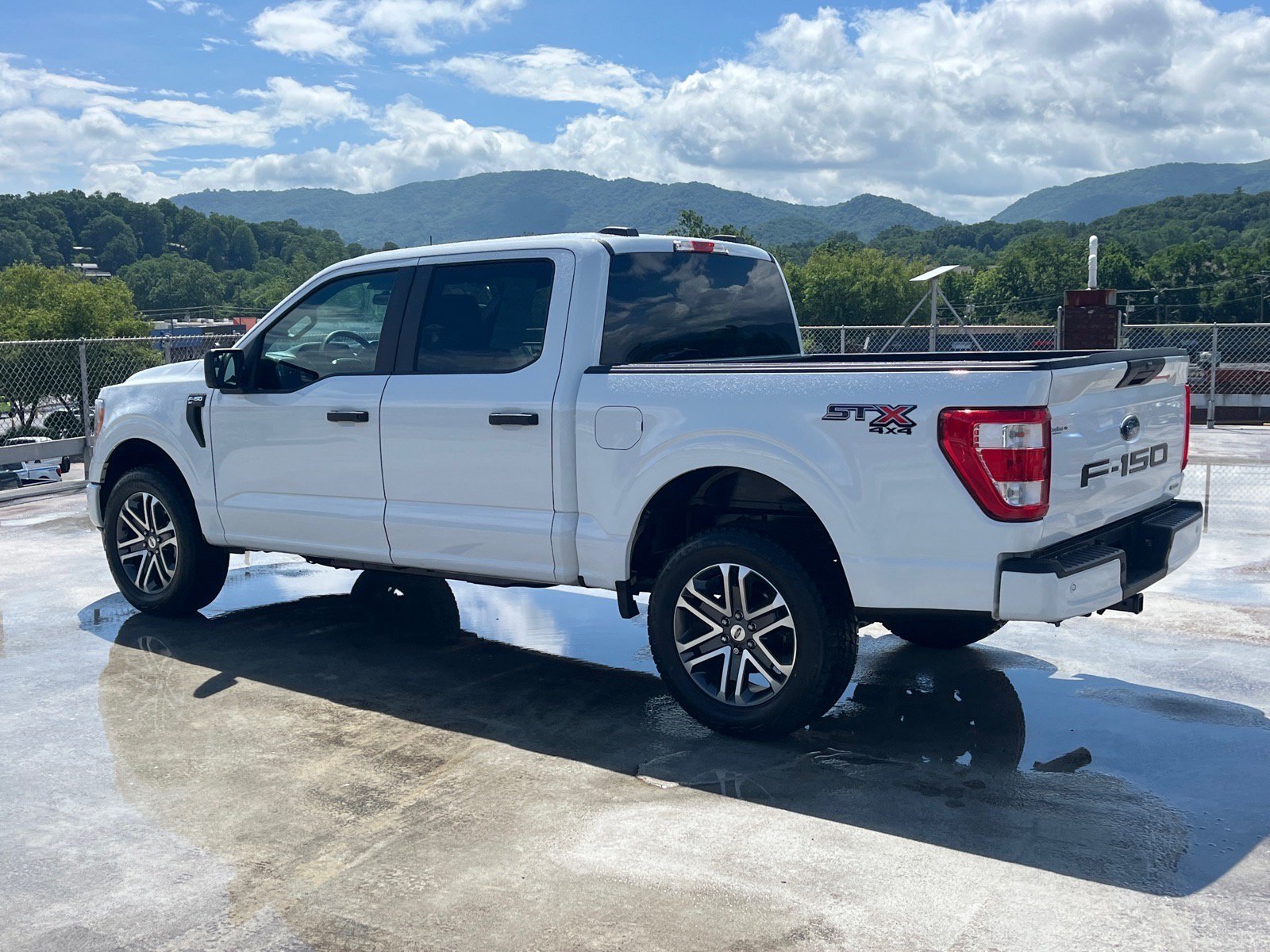 Certified 2022 Ford F150 XL w/ STX Appearance Package AWD/4WD image 5