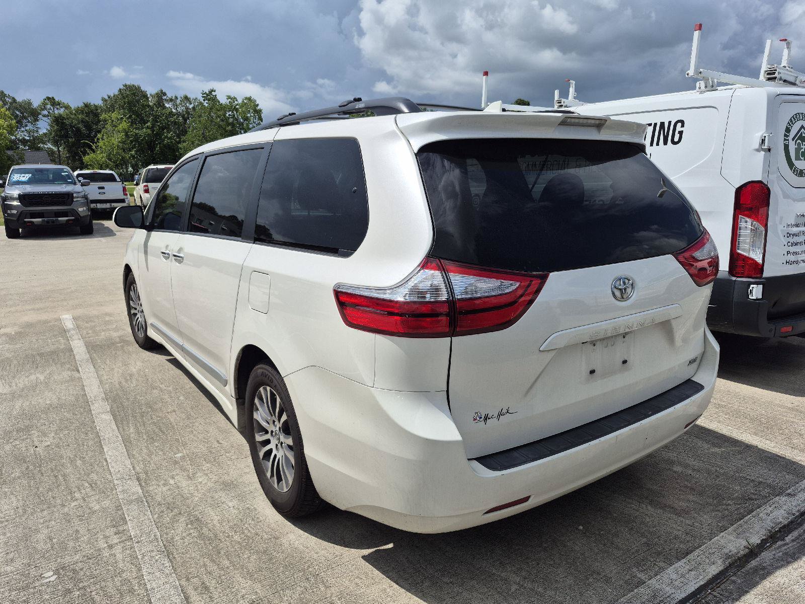 Used 2019 Toyota Sienna XLE FWD image 4