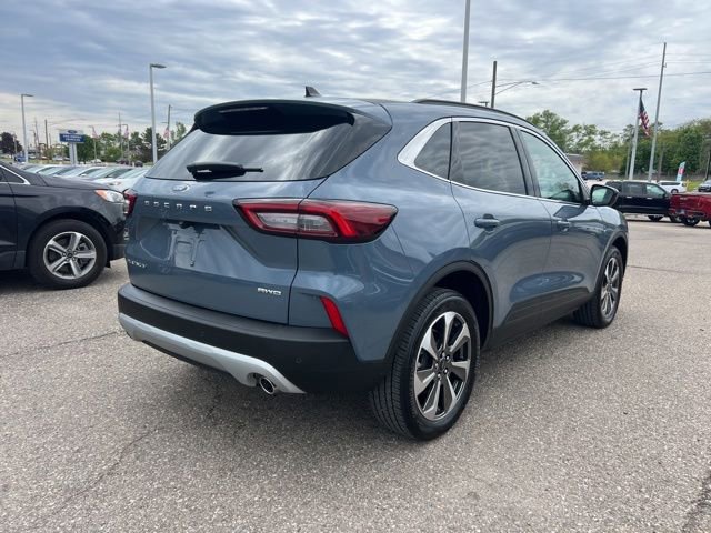 Certified 2023 Ford Escape Platinum AWD/4WD image 4
