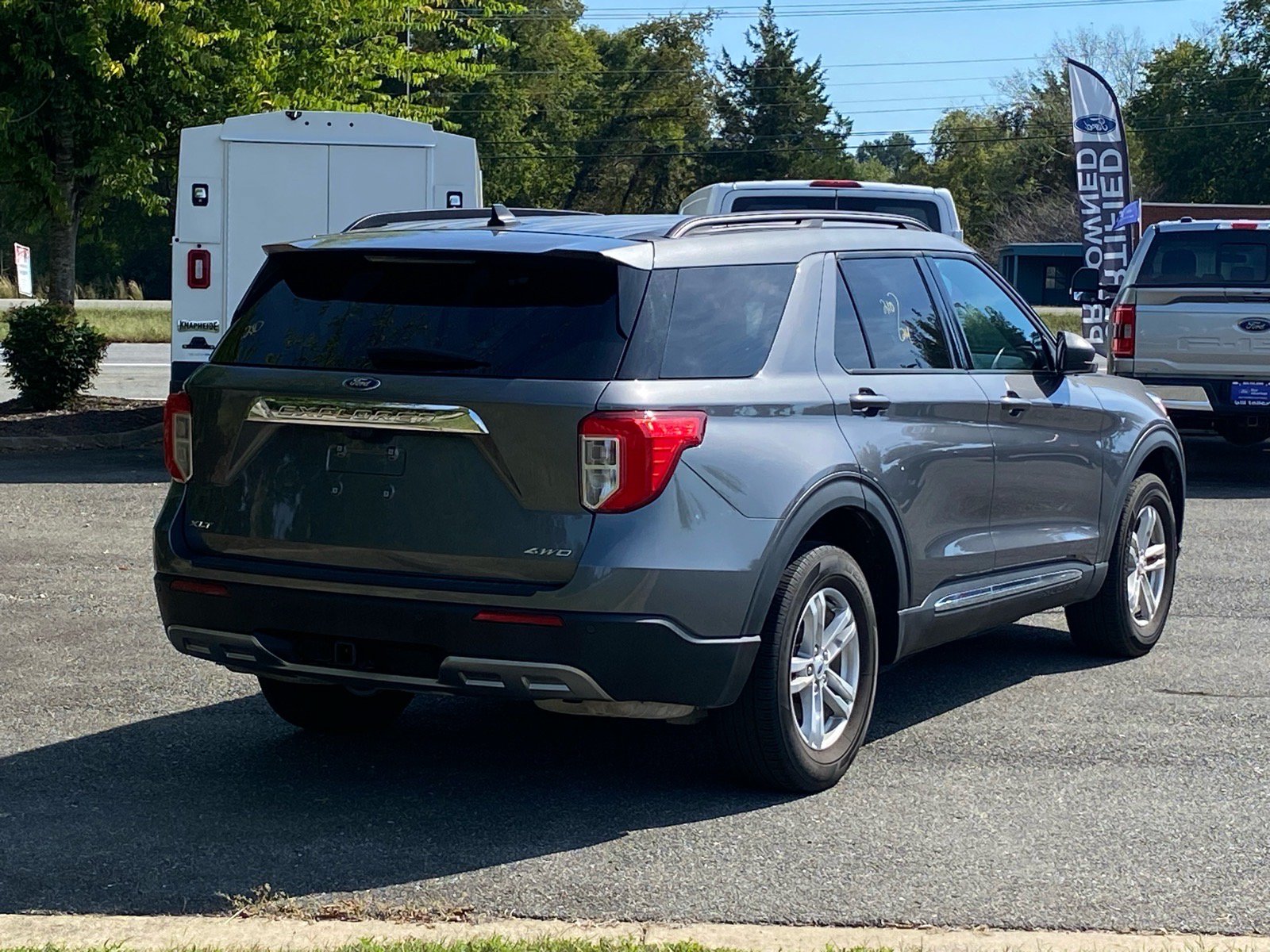 Certified 2024 Ford Explorer XLT w/ Equipment Group 202A AWD/4WD image 3