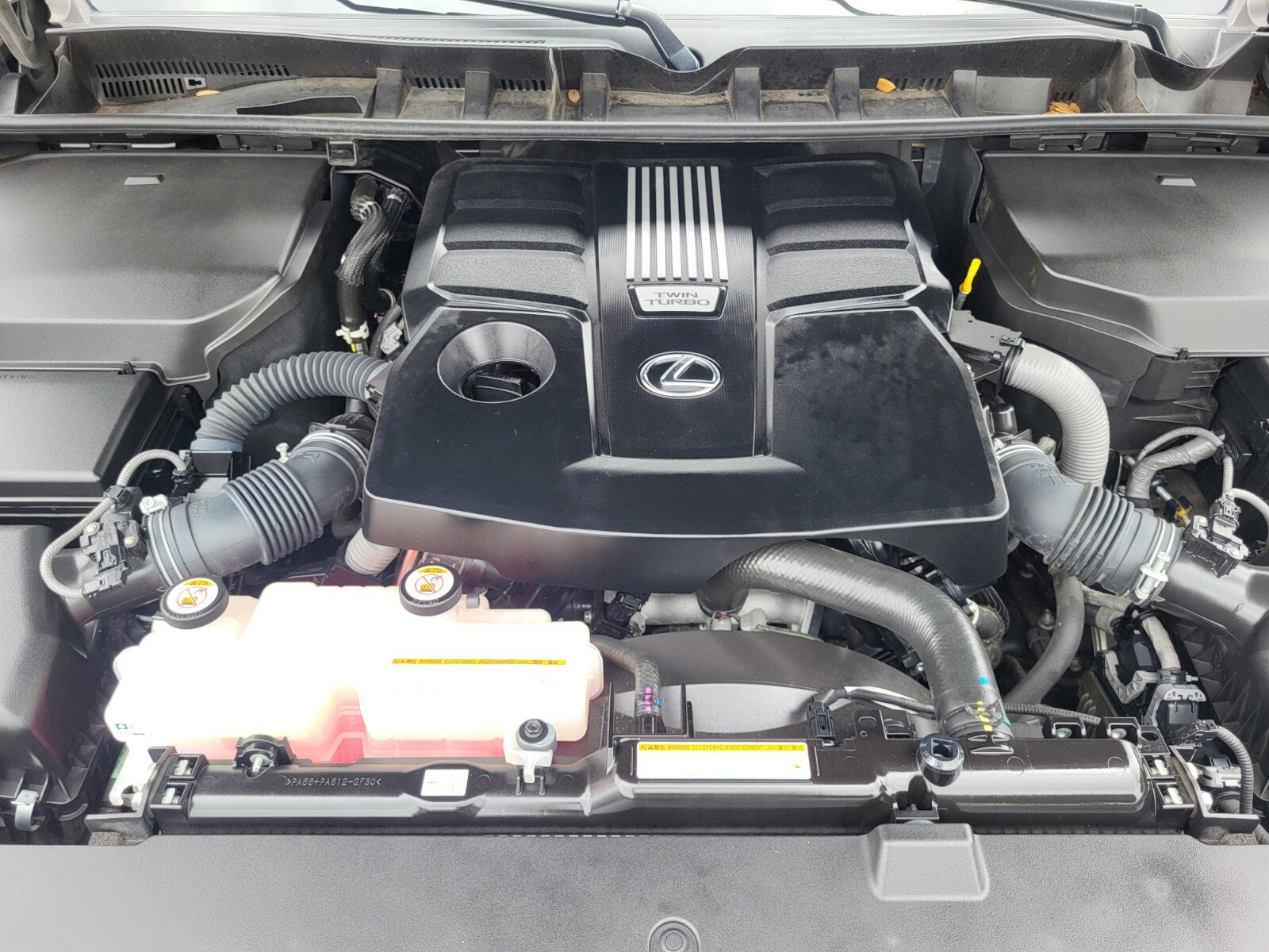 Used 2023 Lexus LX 600 F Sport w/ Accessory Package (Z1) AWD/4WD image 35