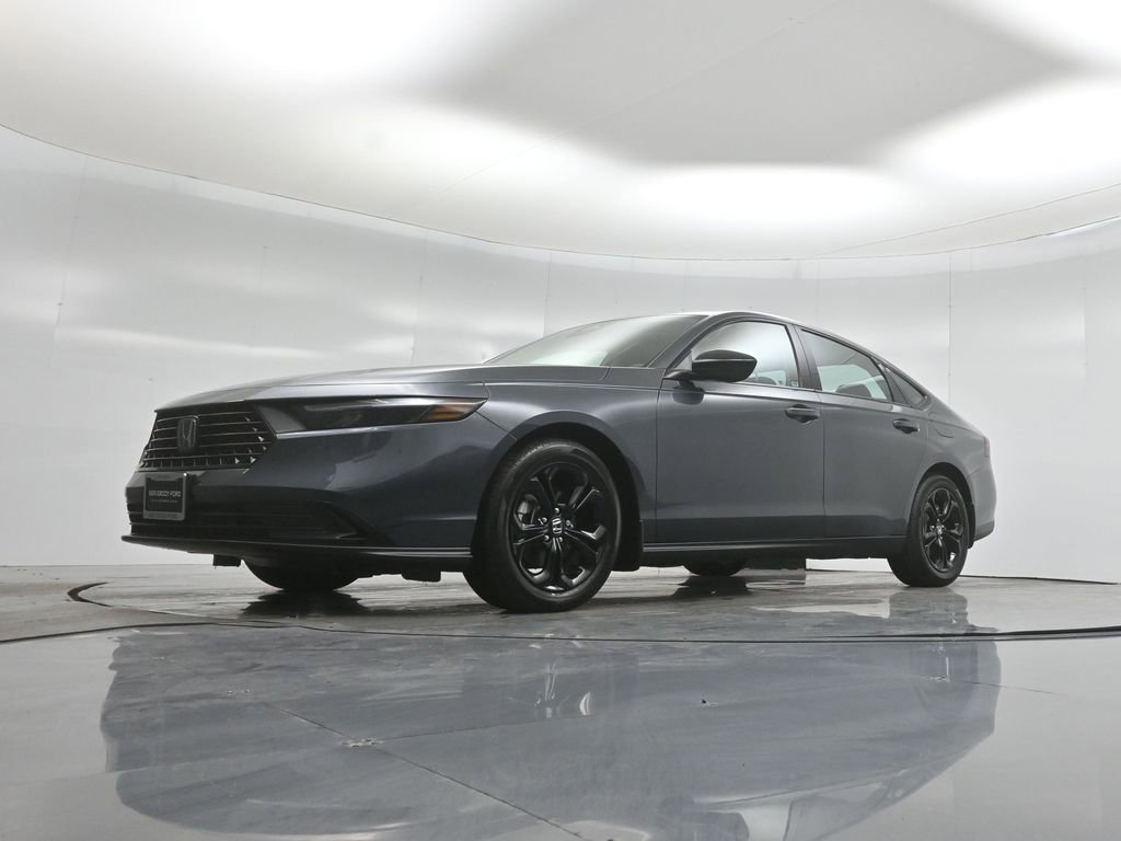 Used 2025 Honda Accord SE image 37