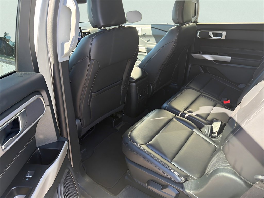 Certified 2024 Ford Explorer XLT w/ Equipment Group 202A image 11