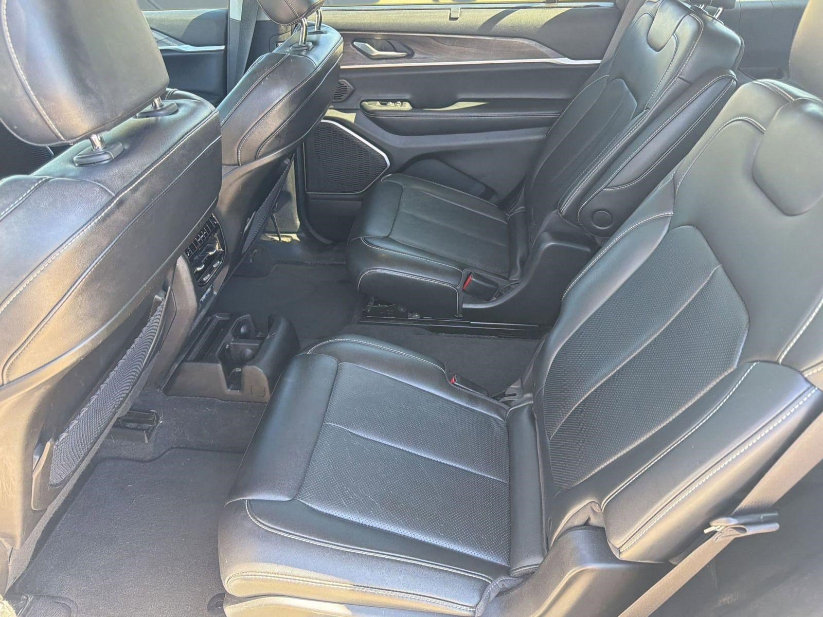 Used 2022 Jeep Grand Cherokee L Limited w/ Luxury Tech Group II RWD image 13