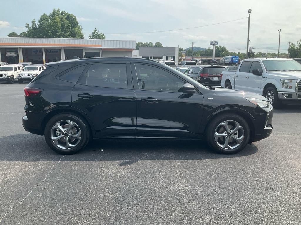 Certified 2023 Ford Escape ST-Line w/ Tech Pack #1 FWD image 4