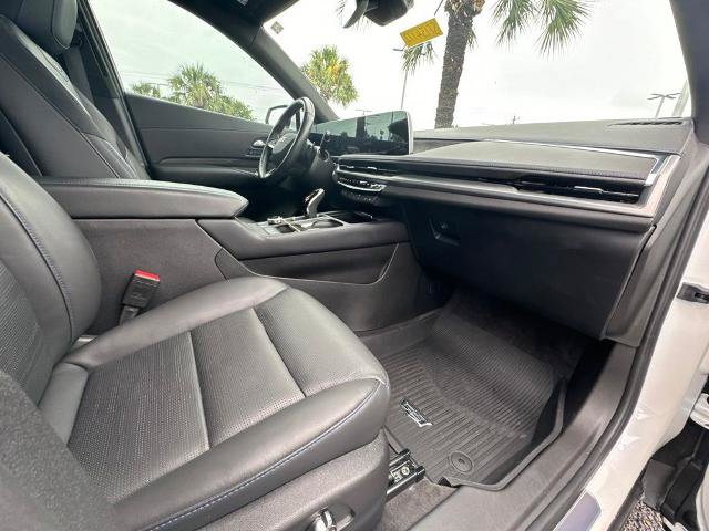 Used 2025 Cadillac XT4 Sport FWD image 23