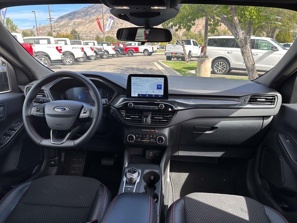 Certified 2025 Ford Escape ST-Line AWD/4WD image 21