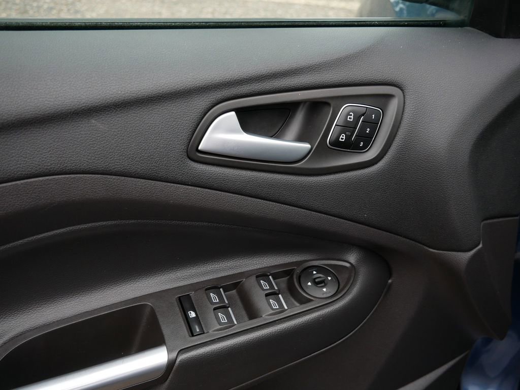 Certified 2018 Ford Escape Titanium AWD/4WD image 16