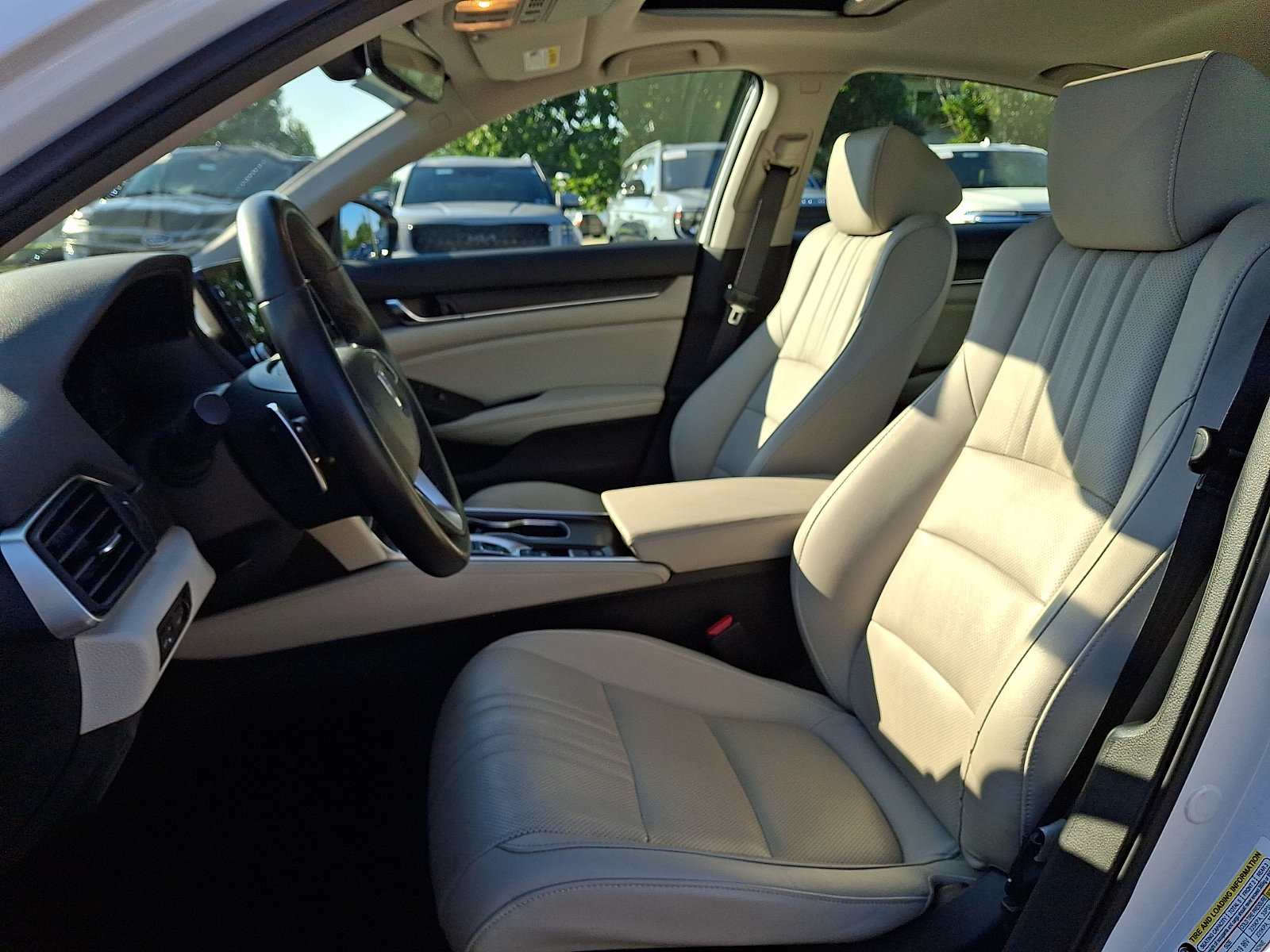 Used 2022 Honda Accord Touring image 16