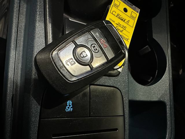 Certified 2025 Ford Maverick XLT w/ Equipment Group 301A AWD/4WD image 15