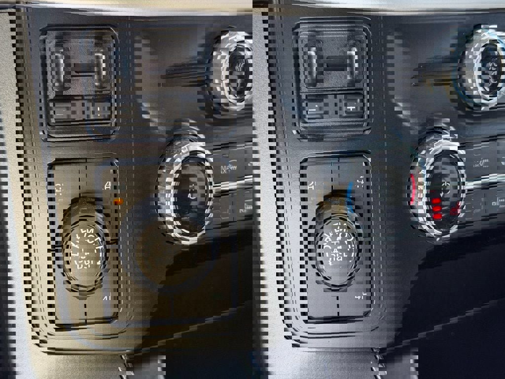 Certified 2022 Ford F150 XLT w/ Equipment Group 302A High image 39