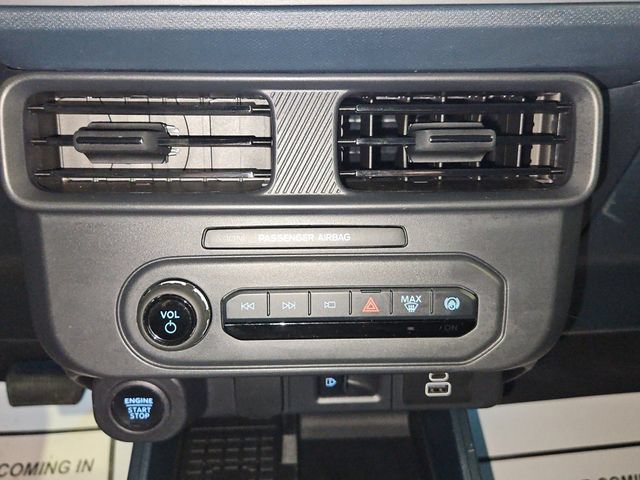 Certified 2025 Ford Maverick Lariat w/ Black Appearance Package AWD/4WD image 30