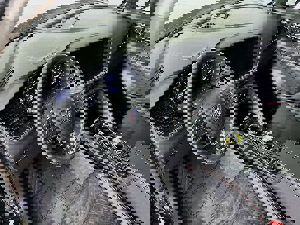 Used 2023 Buick Envision Essence w/ Sport Touring Package image 9