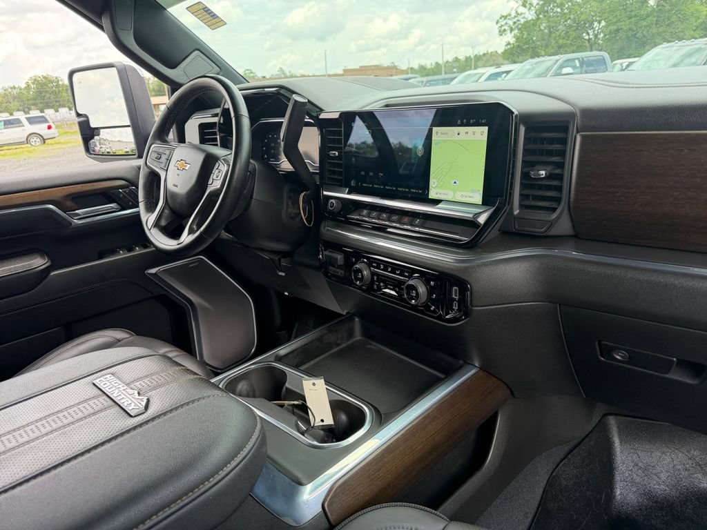 Used 2024 Chevrolet Silverado 2500 High Country w/ Technology Package AWD/4WD image 23
