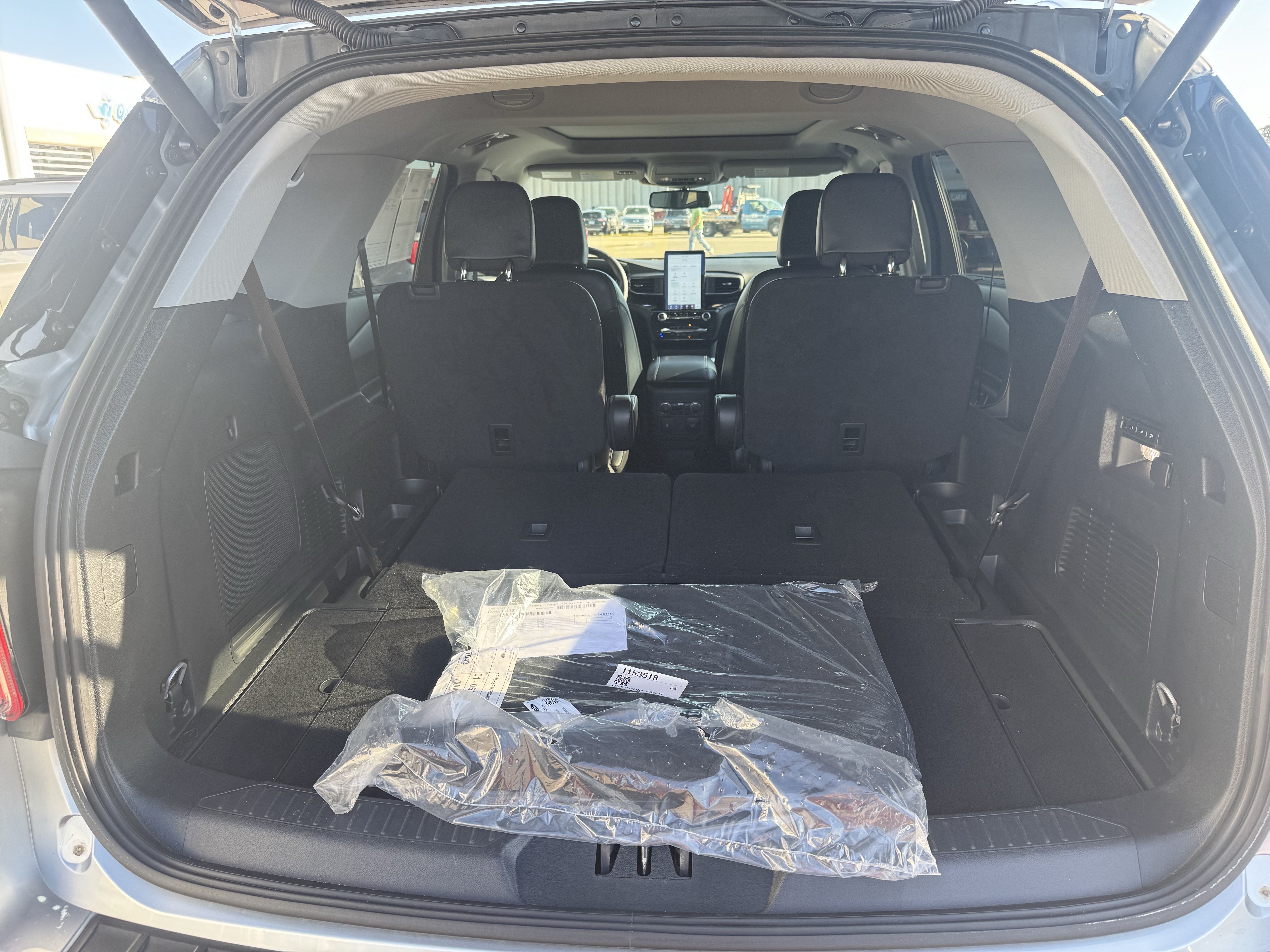 Certified 2024 Ford Explorer Limited w/ Limited Technology Package AWD/4WD image 8