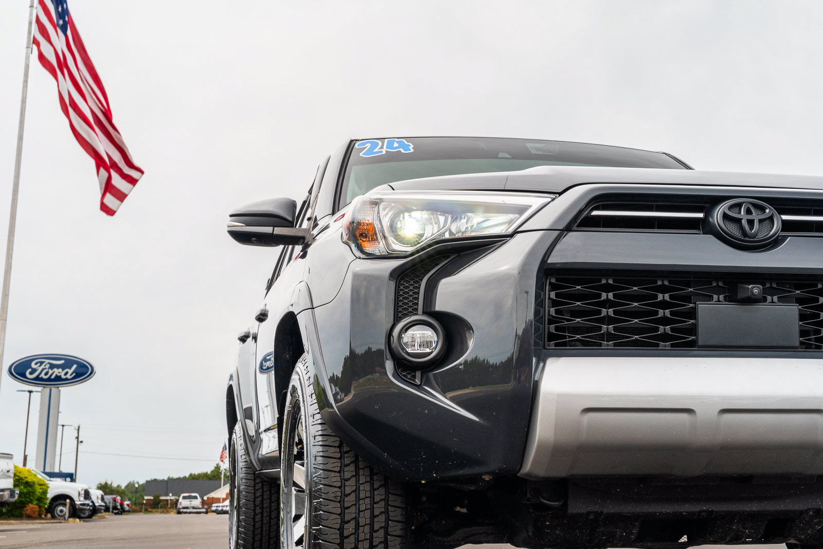 Used 2024 Toyota 4Runner TRD Off-Road Premium w/ Off Road Premium Plus Package AWD/4WD image 2