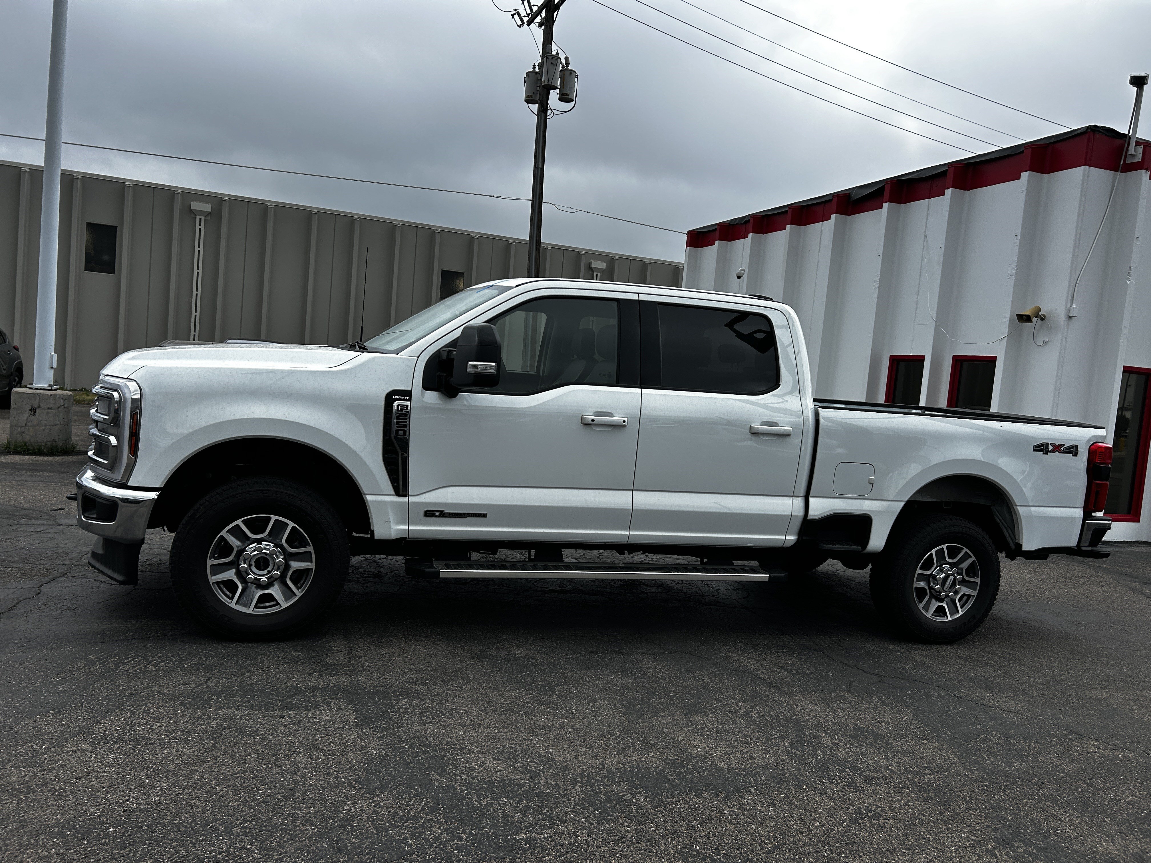 Certified 2025 Ford F250 Lariat AWD/4WD image 3