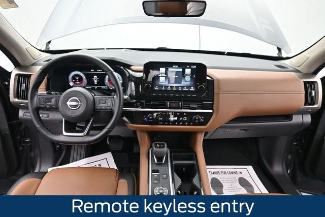 Used 2025 Nissan Pathfinder Platinum w/ Cargo Package AWD/4WD image 23