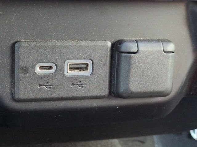 Used 2021 Chevrolet Silverado 1500 LT w/ Bed Protection Package RWD image 21