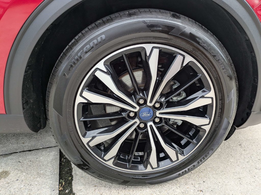 Certified 2021 Ford Escape SE w/ SE Sport Appearance Package FWD image 11