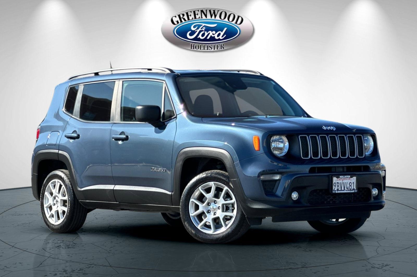 Used 2022 Jeep Renegade Latitude image 2