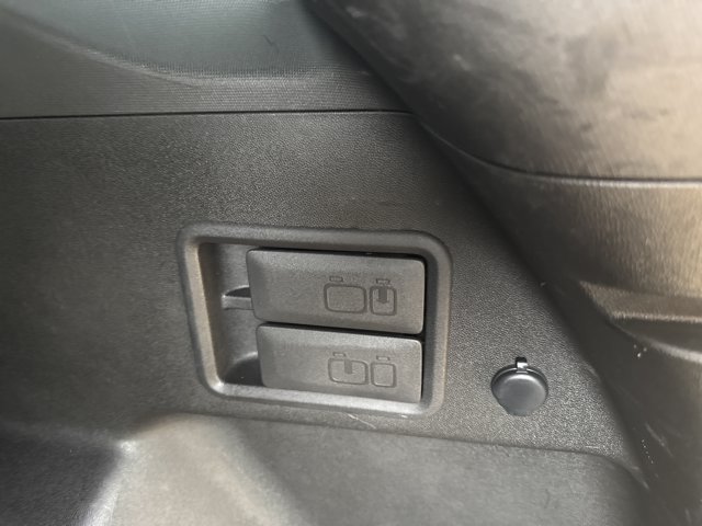 Used 2019 Chevrolet Equinox LT w/ Sun & Navigation Package FWD image 6
