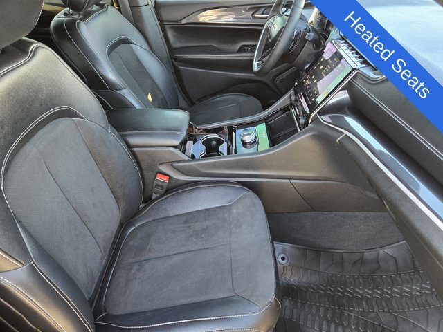 Used 2023 Jeep Grand Cherokee Altitude AWD/4WD image 13