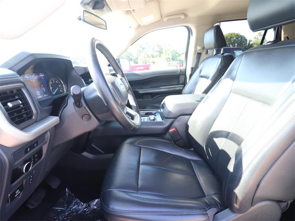 Certified 2024 Ford Expedition XLT image 8