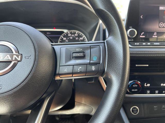 Used 2022 Nissan Rogue SV image 14