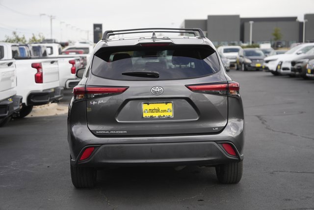 Used 2021 Toyota Highlander LE image 5