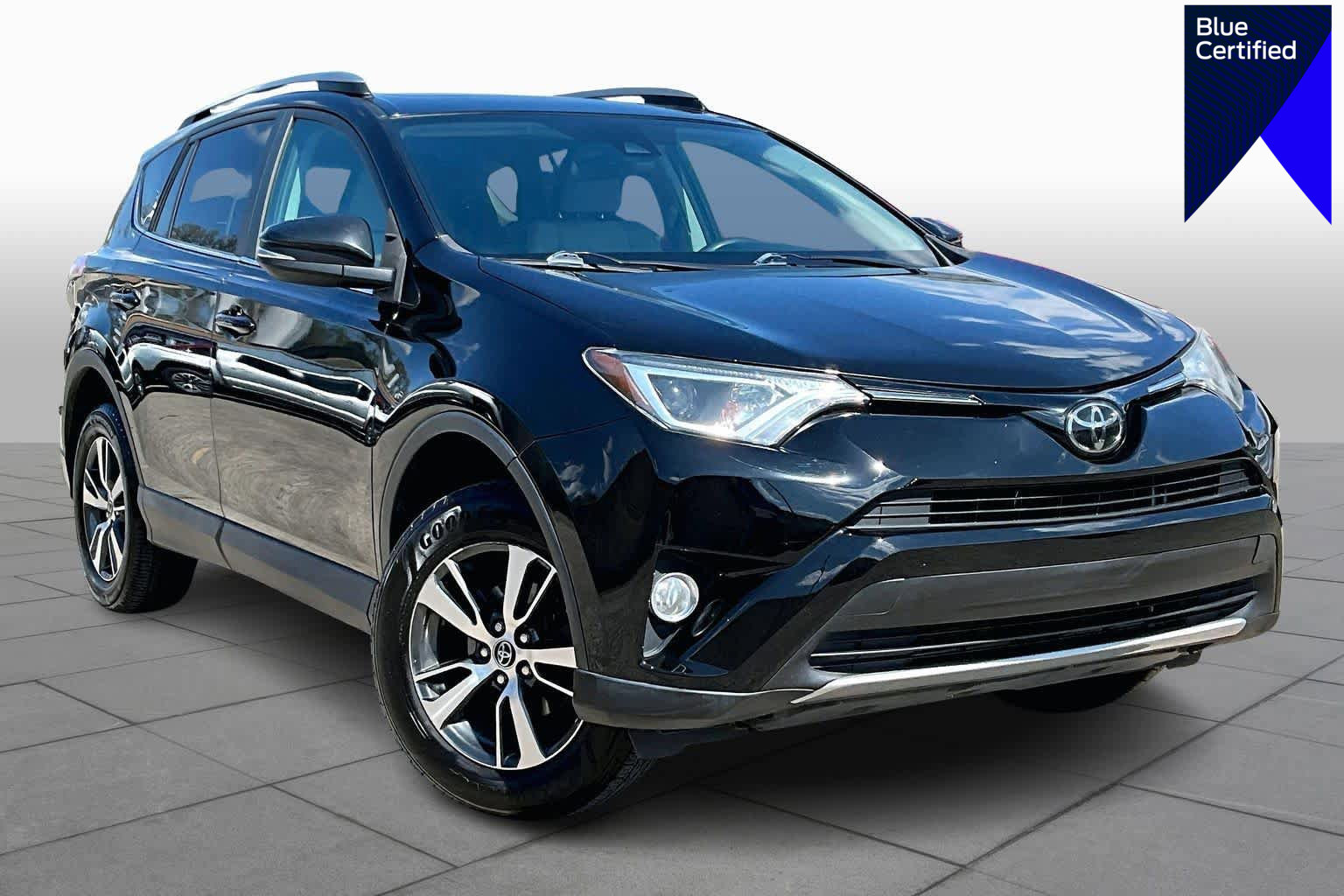 Used 2017 Toyota RAV4 XLE w/ All Weather Liner Package AWD/4WD image 1