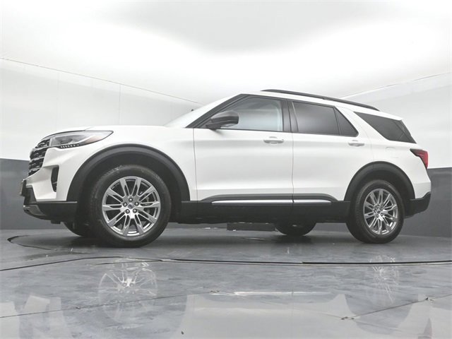 Certified 2025 Ford Explorer Active w/ Active Comfort Package image 4