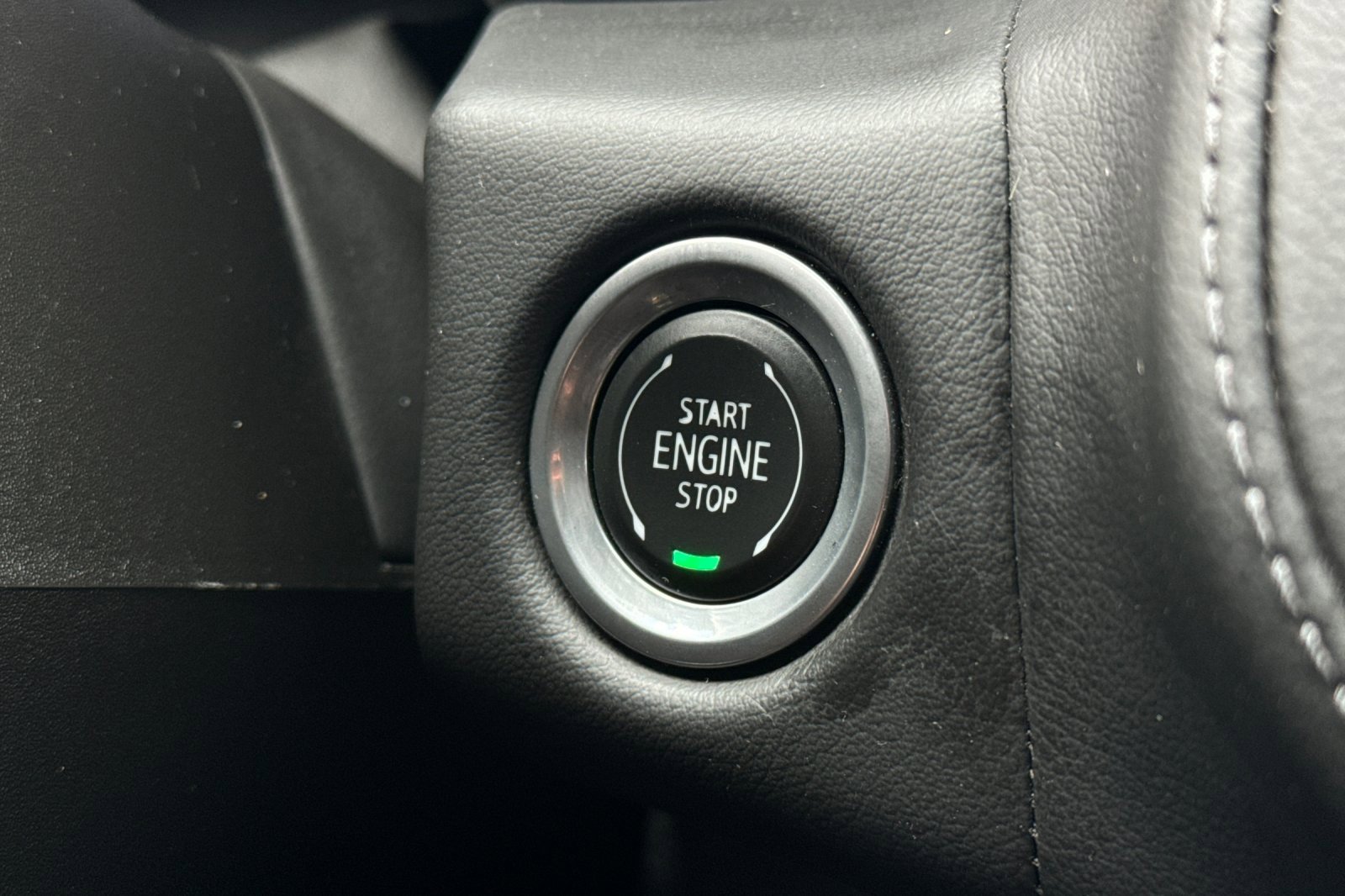 Used 2024 GMC Yukon XL SLE image 23