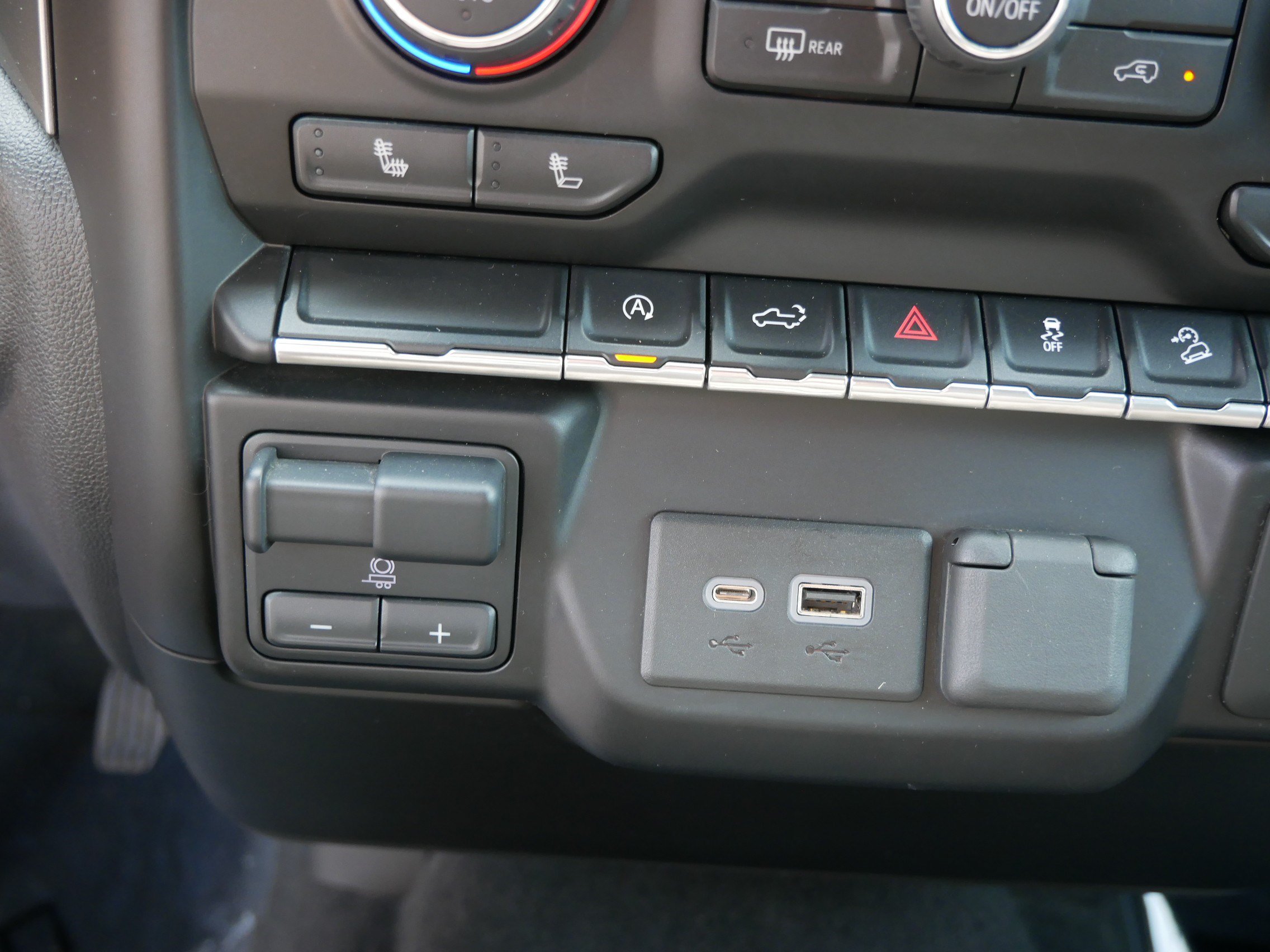 Used 2020 Chevrolet Silverado 1500 RST AWD/4WD image 31