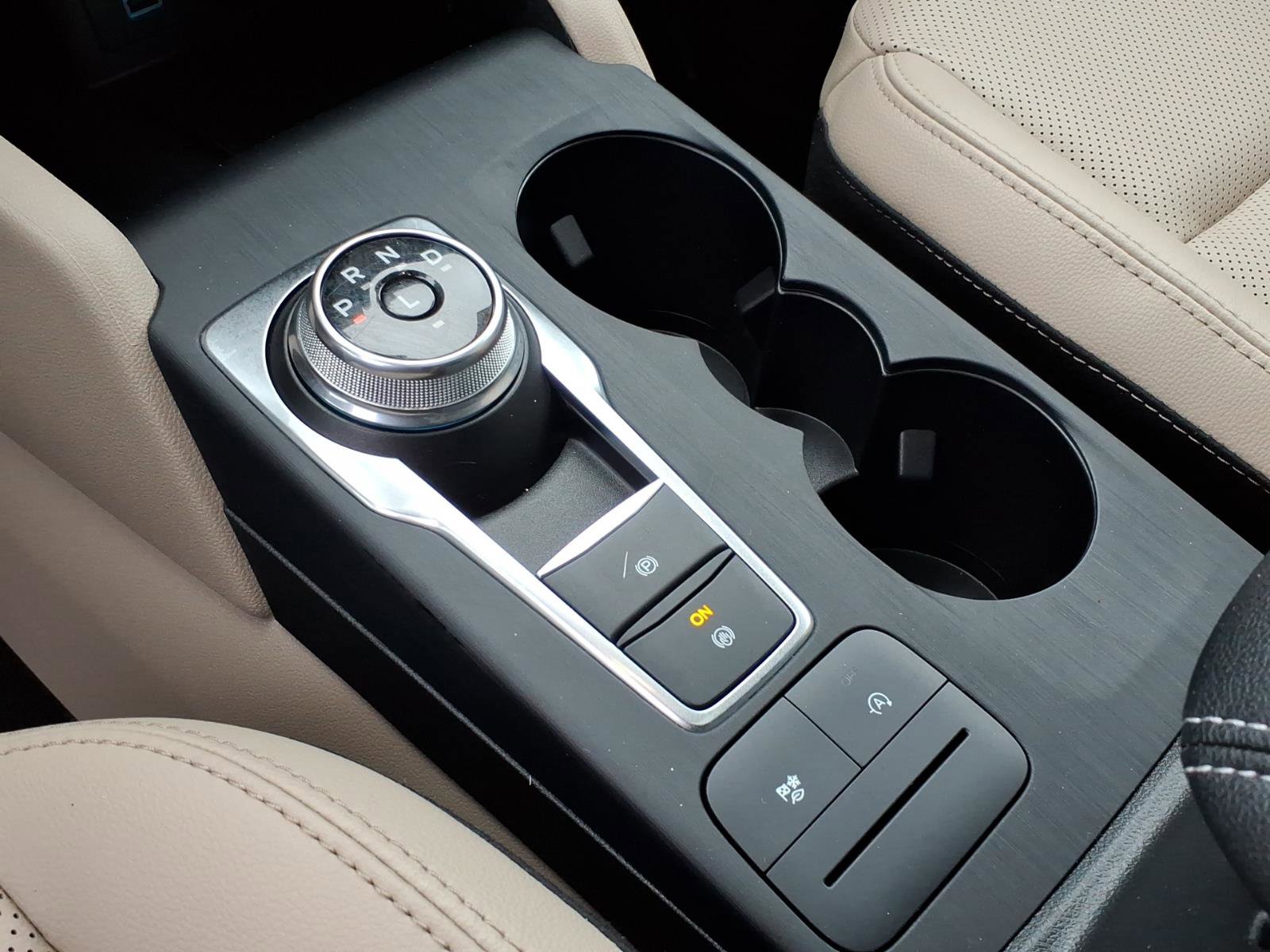 Certified 2022 Ford Escape SEL image 17