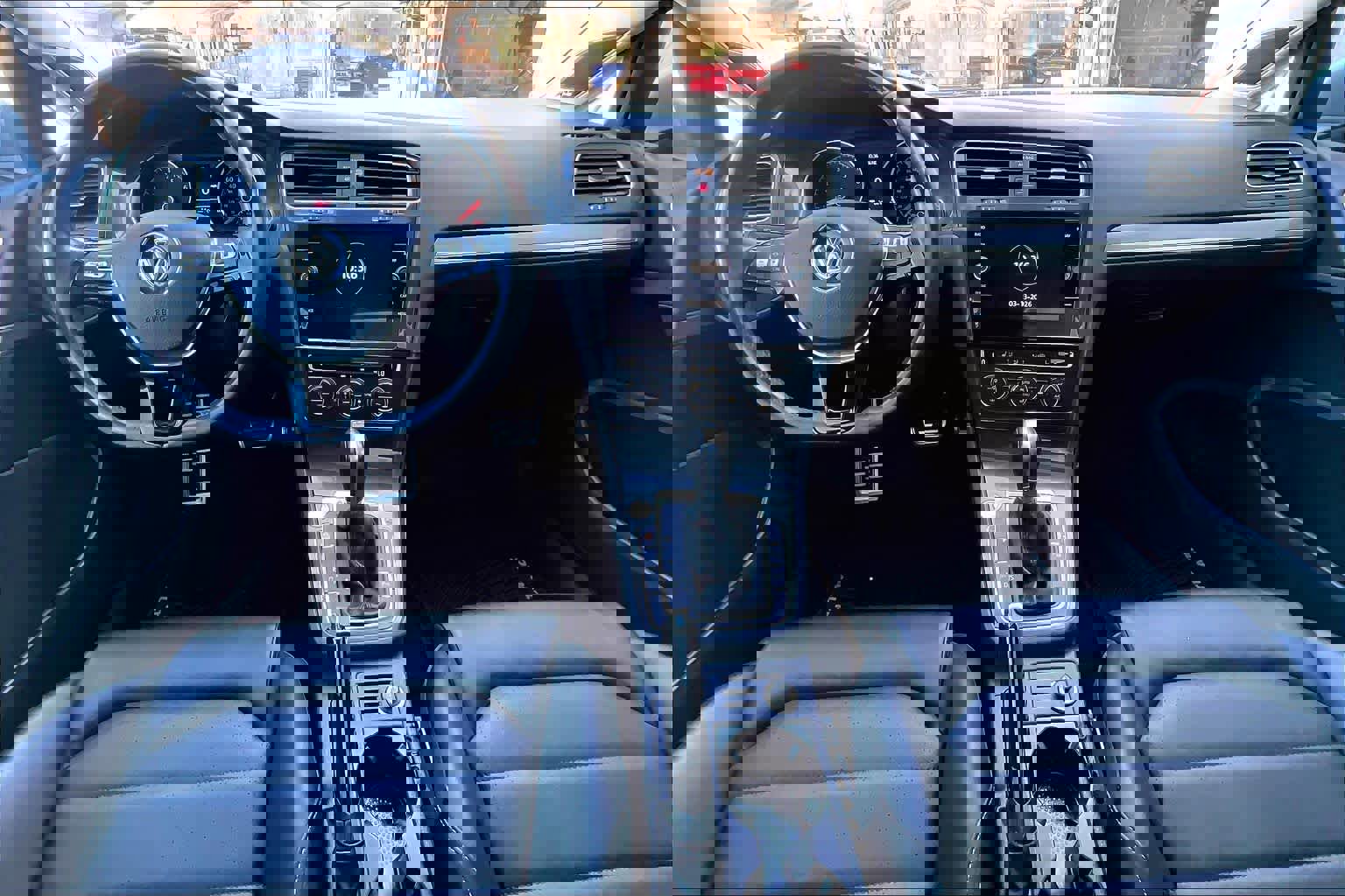 Used 2018 Volkswagen Golf Alltrack SEL image 19